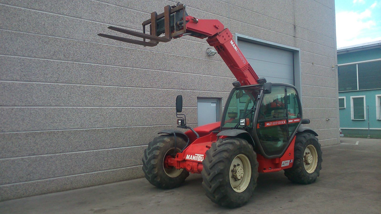 Rabljen-teleskopski-viličar-MANITOU-model-MLT_633