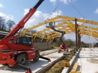 Vrtljiv teleskopski viličar Manitou, model MRT 3255 Privilege 